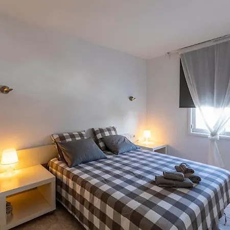 Green Apartment, Bright Apt In Costa Teguise