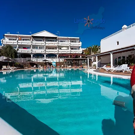Green Apartment, Bright Apt In Costa Teguise